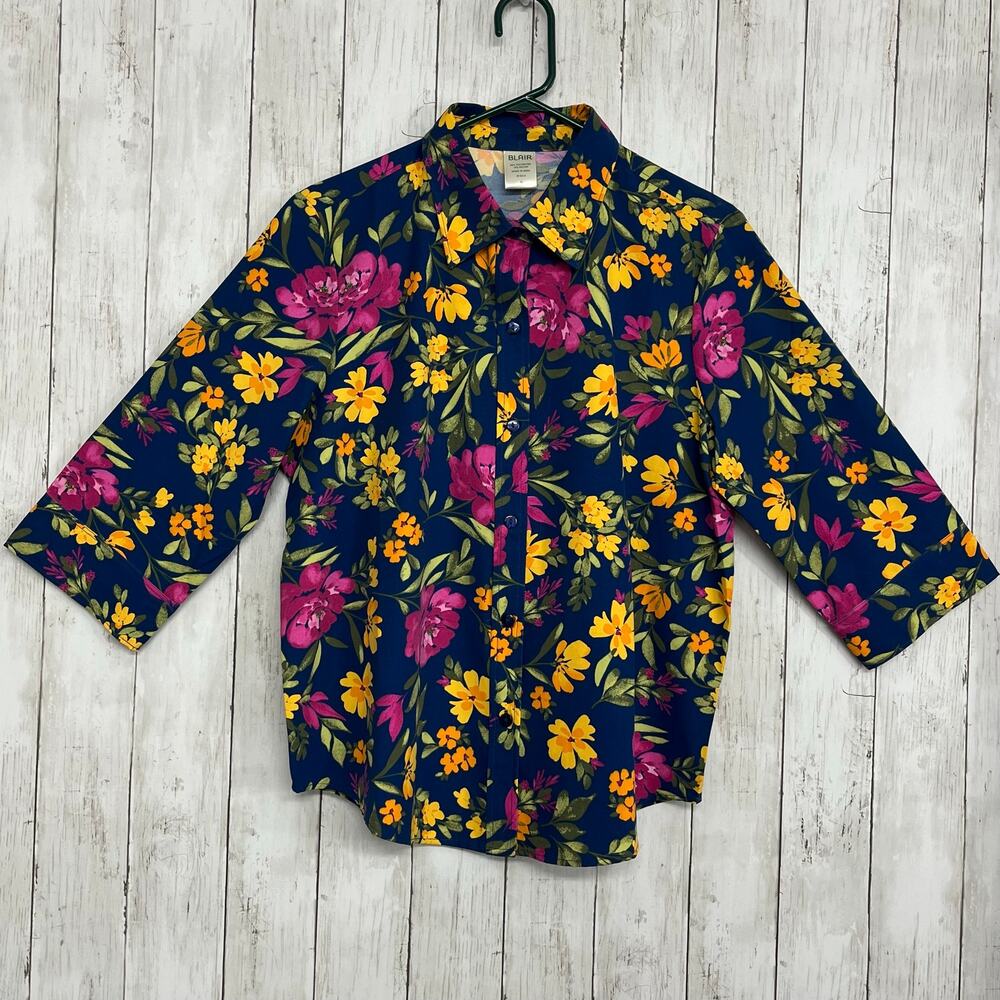 Blair Garden Floral Top Medium Bright Summer Short 3/4 Sleeve Button Up Shirt